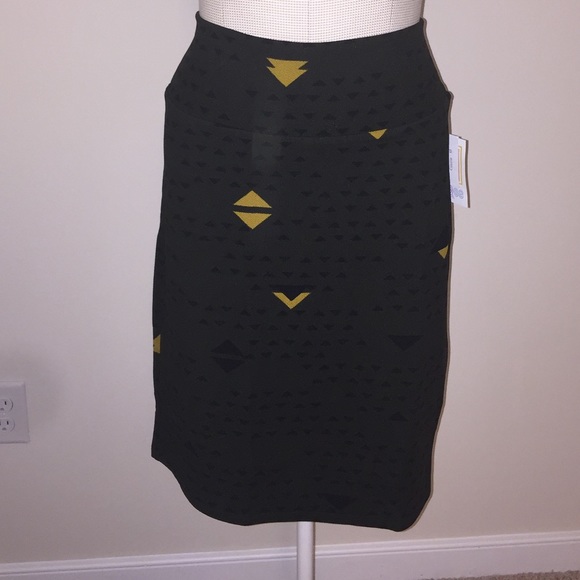 NWT Lularoe Cassie hunter green with triangles - Picture 1 of 5